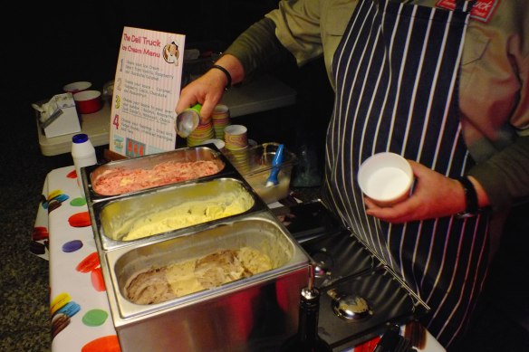 Ice-CReam-BAr-service-WR